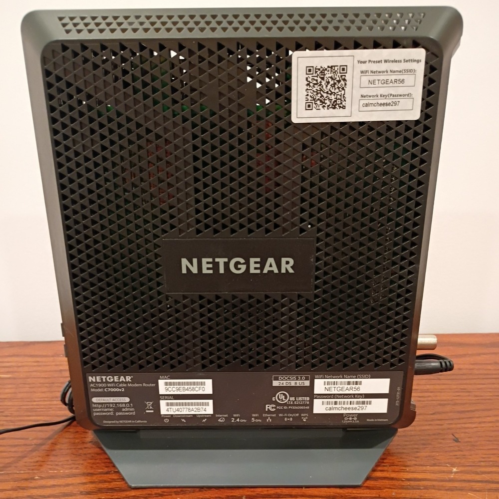 NETGEAR Nighthawk AC1900 C7000V2 Wi Fi Cable Modem Router - Picture 2 of 7